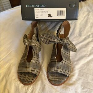 Bernardo Women's Plaid Bow Sandals